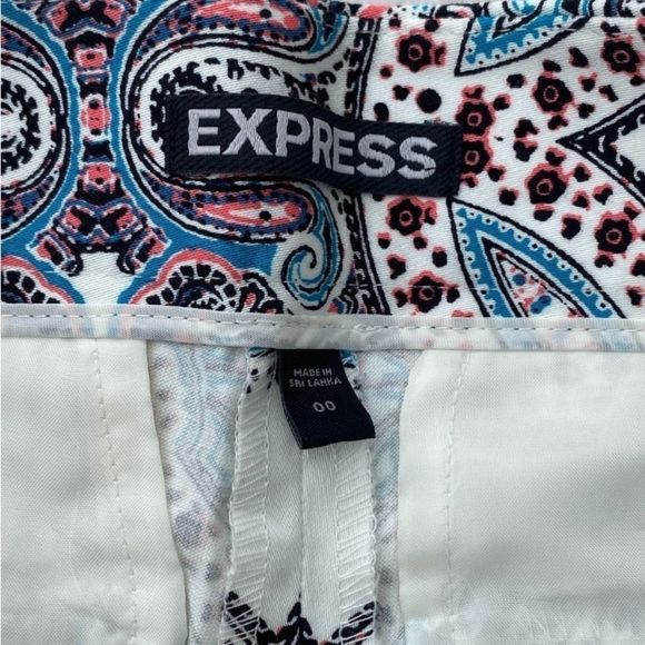 ✨BOGO FREE✨ Express Paisley Shorts White Blue and Pink Size 00 - Picture 4 of 4